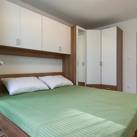 公寓 Apartma Mika Tour As *